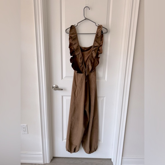 NWOT ADORABLE suede look romper! Size M. Open back with amazing frills! - Picture 2 of 8
